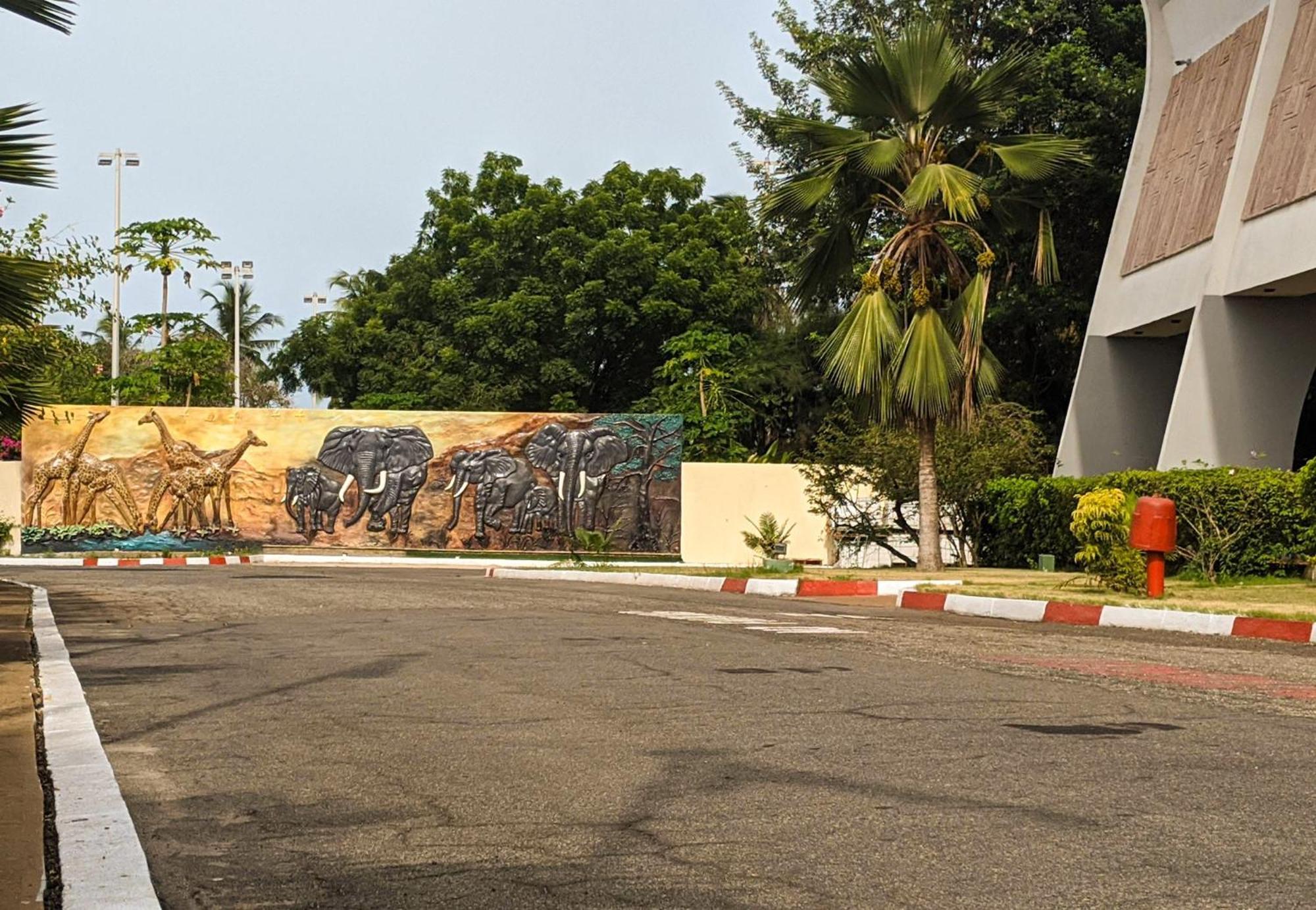 Hotel Sarakawa Lome Exterior photo
