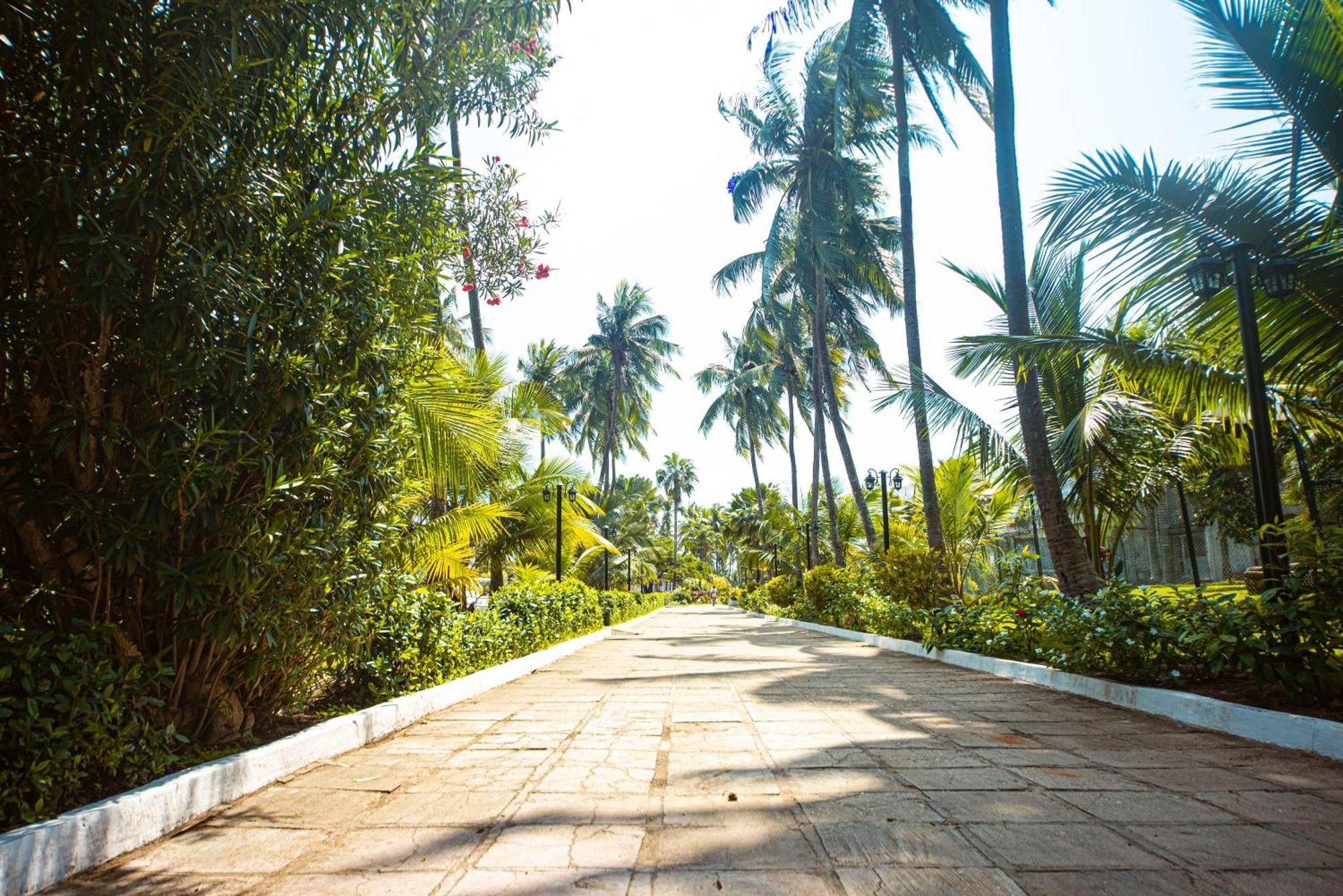 Hotel Sarakawa Lome Exterior photo