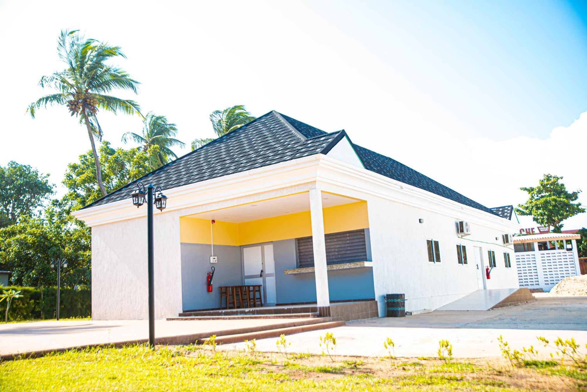 Hotel Sarakawa Lome Exterior photo